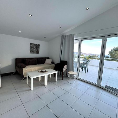 Apartments Ljiljana バール エクステリア 写真