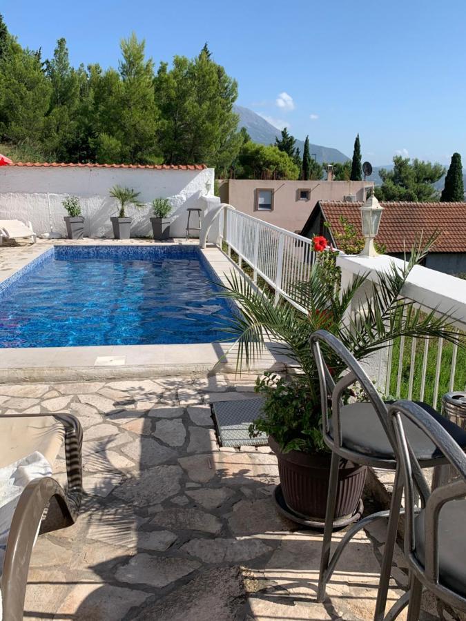 Apartments Ljiljana バール エクステリア 写真