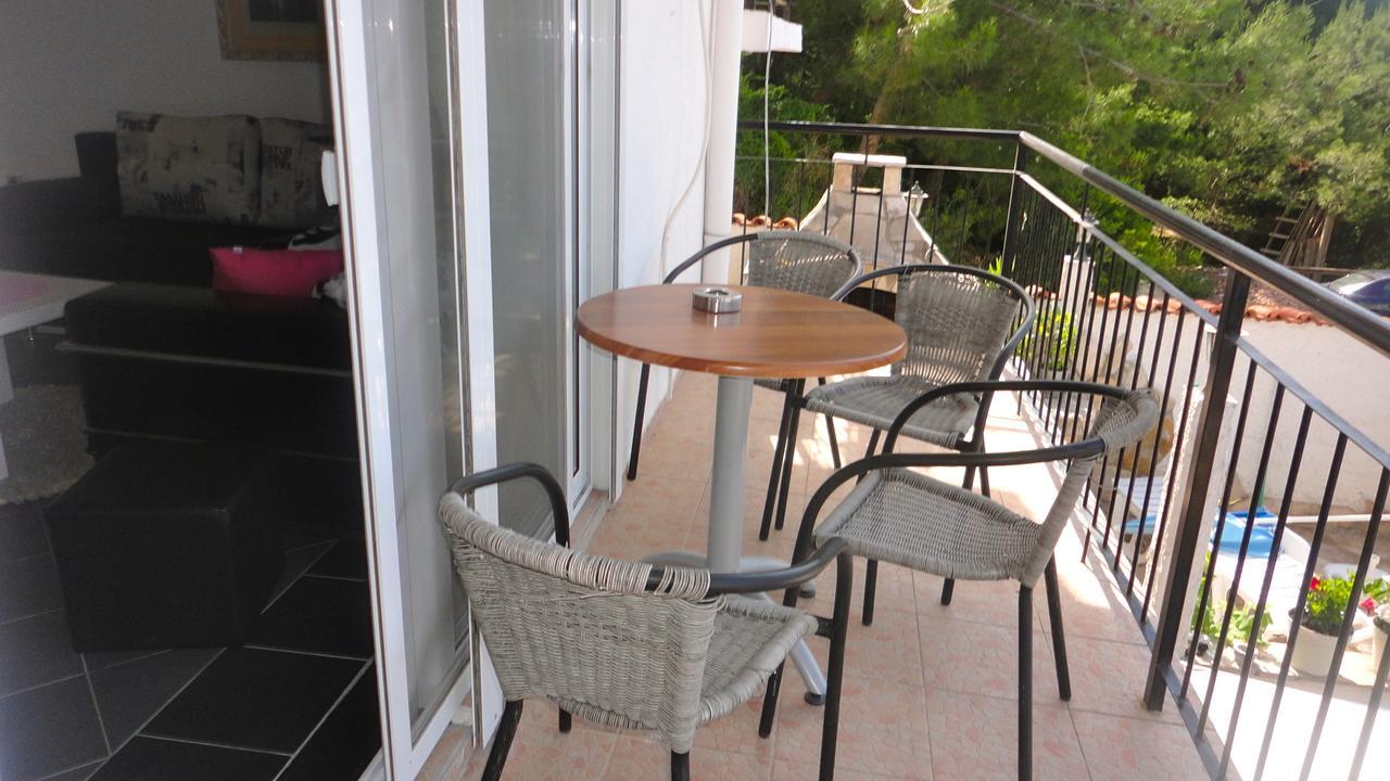 Apartments Ljiljana バール エクステリア 写真