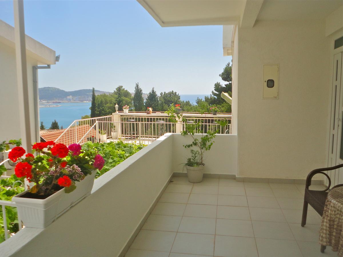 Apartments Ljiljana バール エクステリア 写真