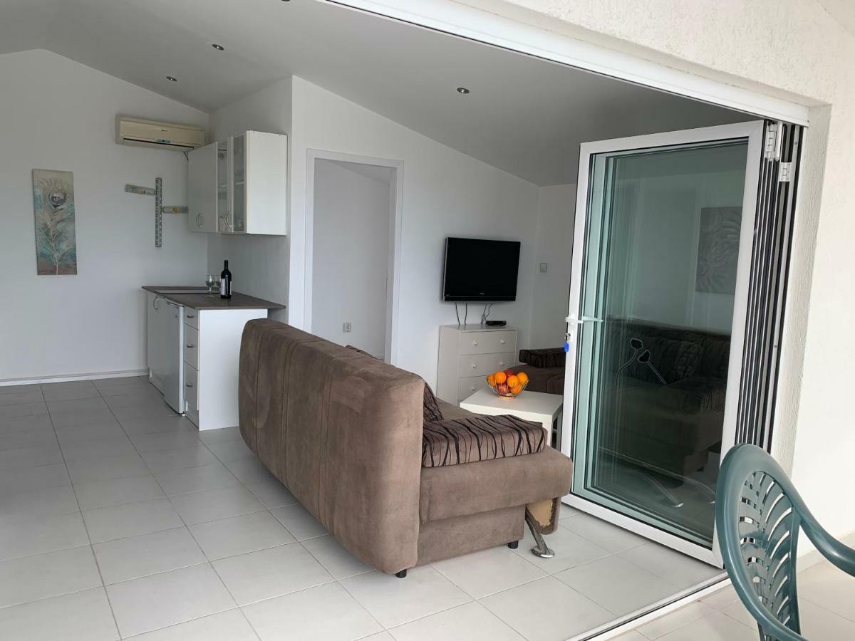 Apartments Ljiljana バール エクステリア 写真