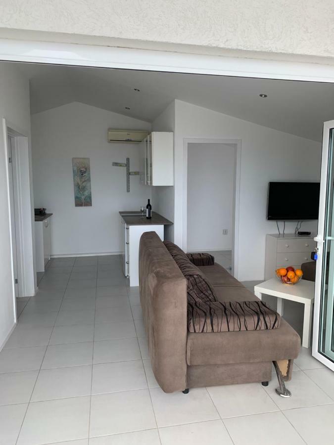 Apartments Ljiljana バール エクステリア 写真