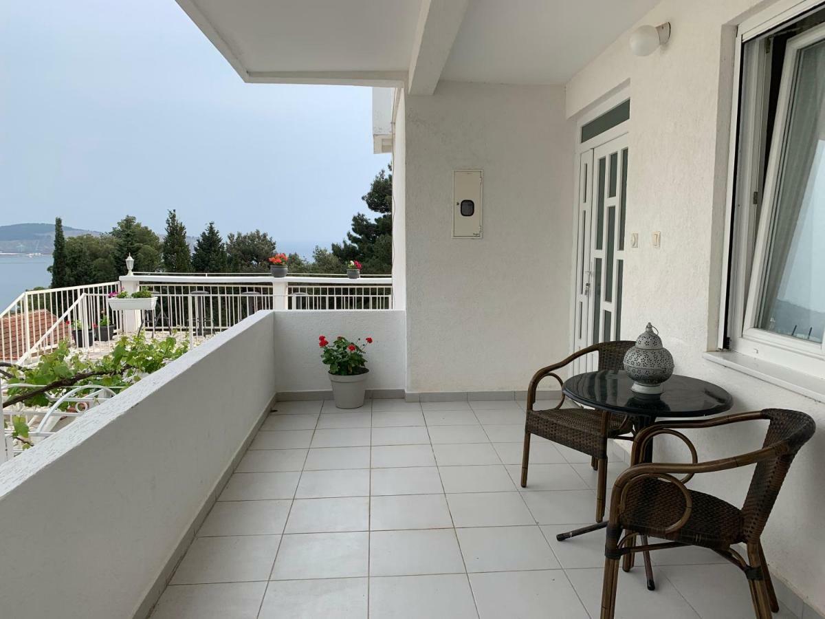 Apartments Ljiljana バール エクステリア 写真