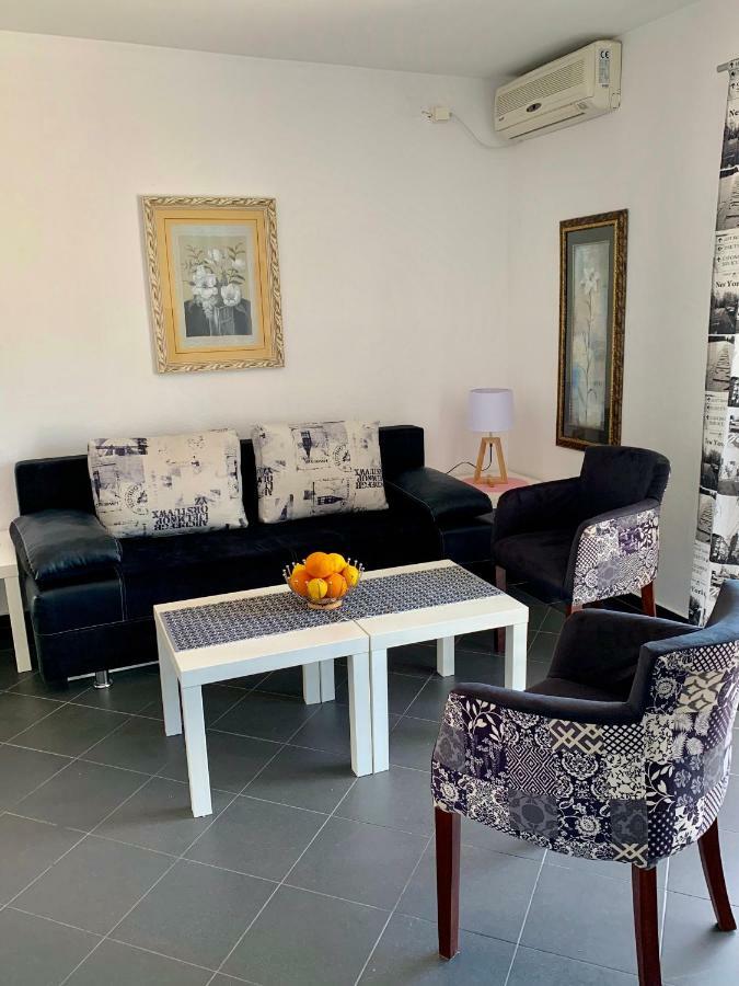 Apartments Ljiljana バール エクステリア 写真
