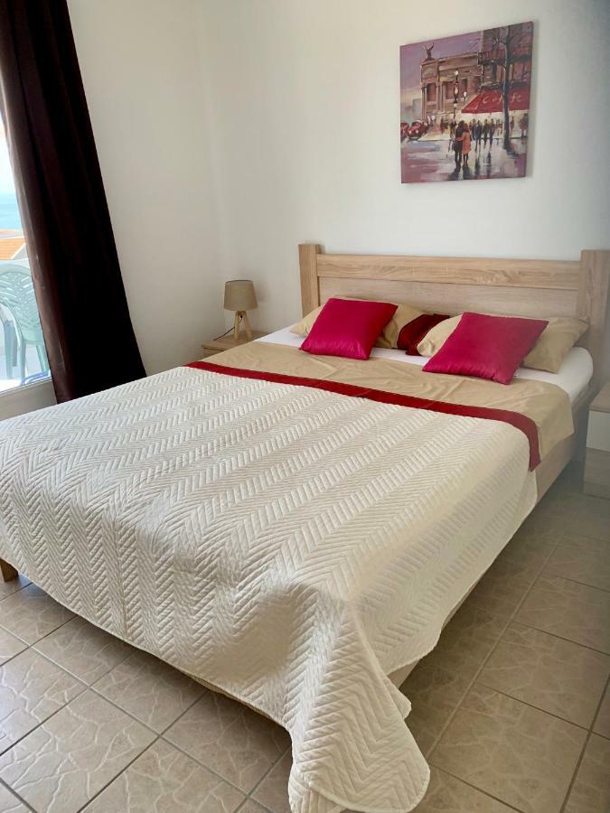 Apartments Ljiljana バール エクステリア 写真